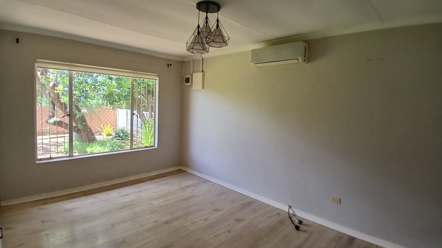 5 Bedroom Property for Sale in Pellissier Free State